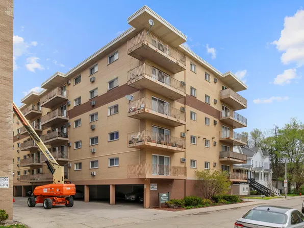 7443 Washington St APT 501, Forest Park, IL 60130