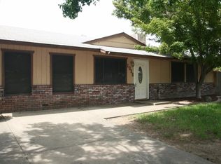 1036 Creek Court Ave, Farmersville, CA 93223