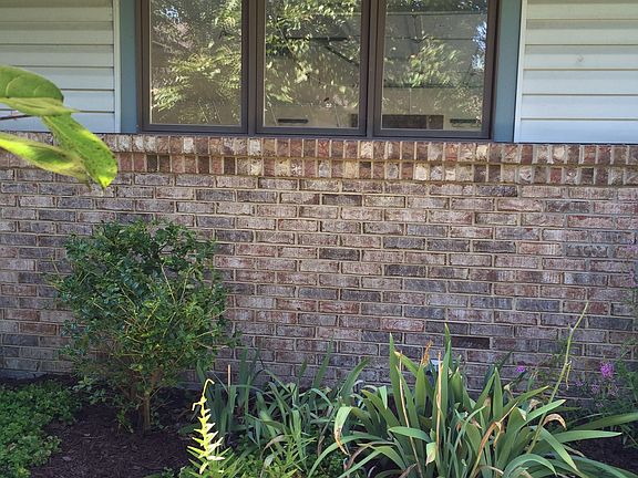 3rd image of 365 Weathersfield Dr