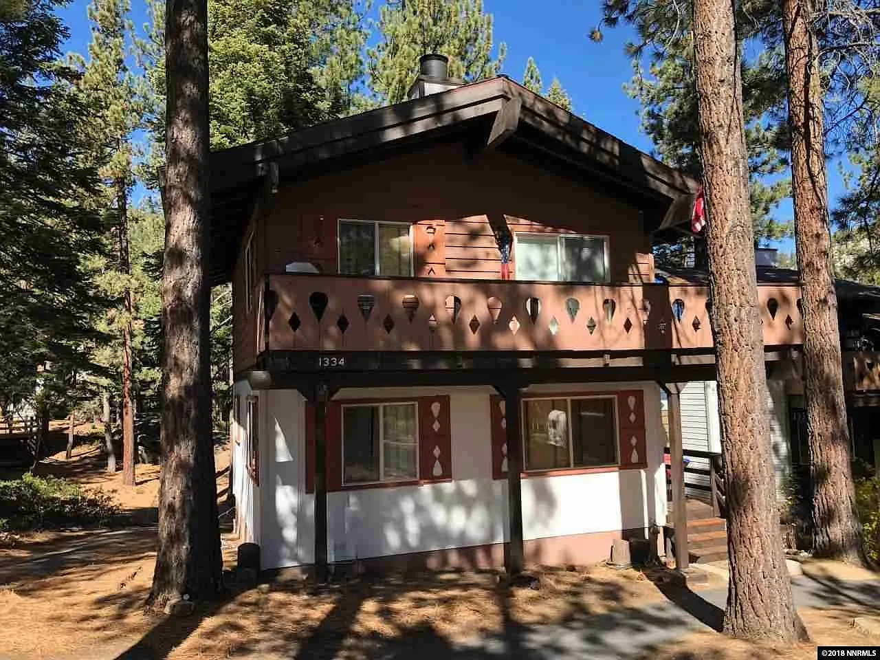 1334 Zurich Ln photo 1