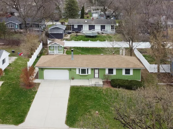 1402 Eastwood Ln, McHenry, IL 60051