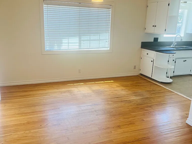 5404 Robinhood Ave — Photo 4
