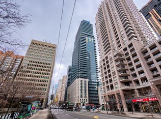 955 Bay St #2711, Toronto, ON M5S 0C6
