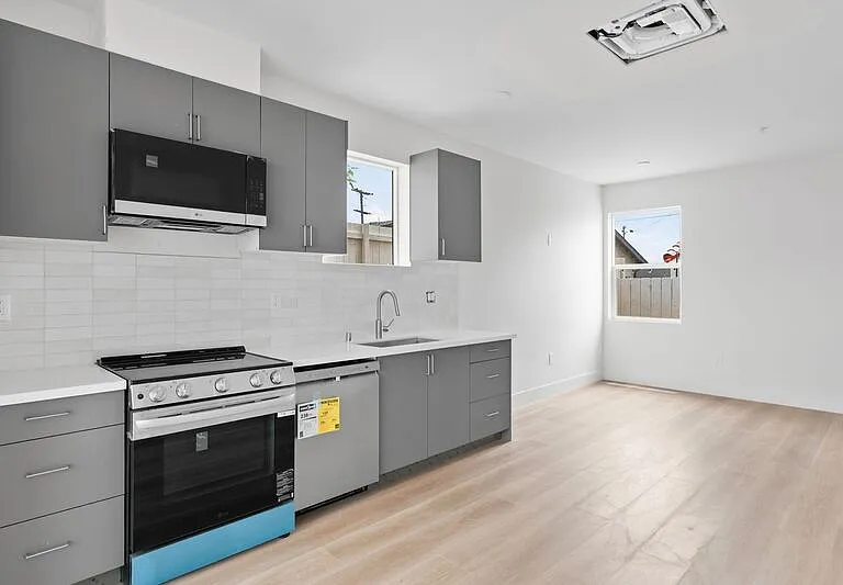 3520 Oak Glen Ln — Photo 3