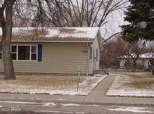610 17th St NW, East Grand Forks, MN 56721