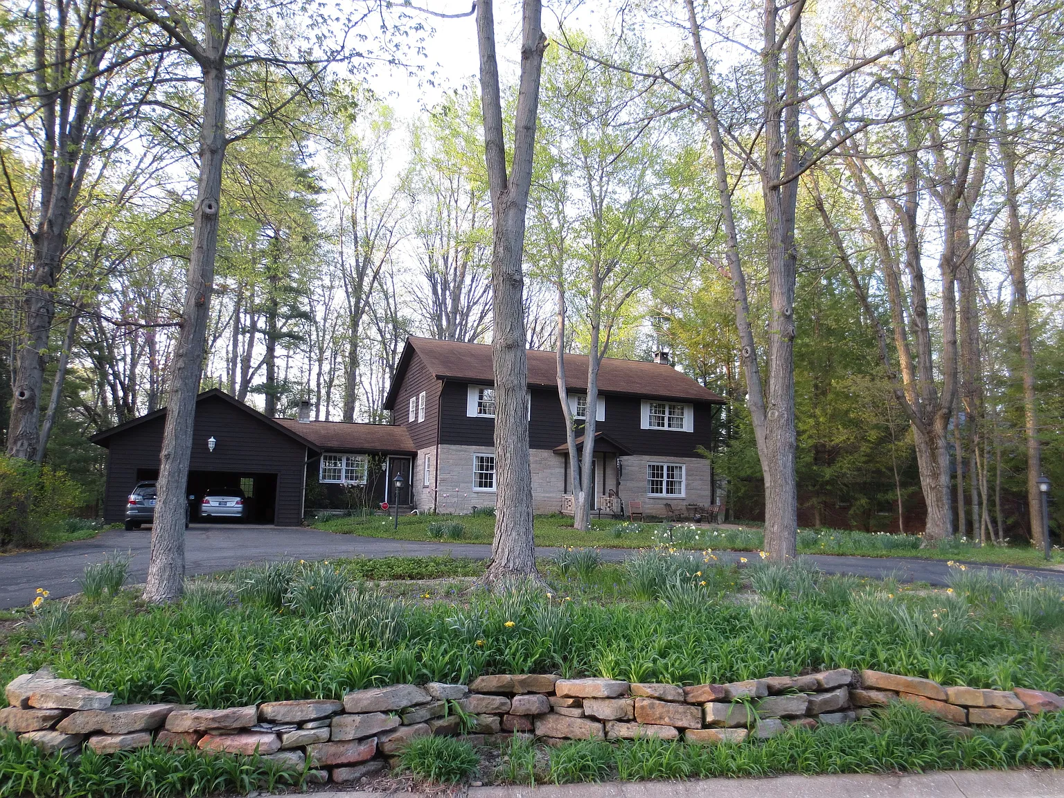 2201 E Woodstock Pl photo 1