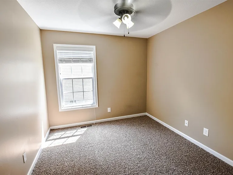 3627 Fox Tail Dr — Photo 16
