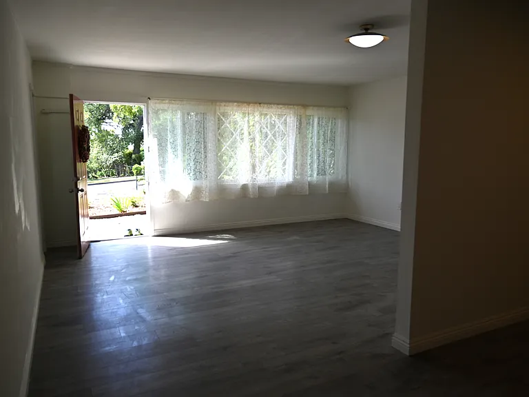 181 E Alegria Ave — Photo 18