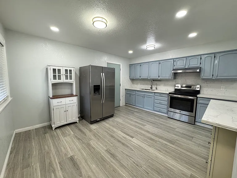 2130 Nottoway Ave — Photo 2
