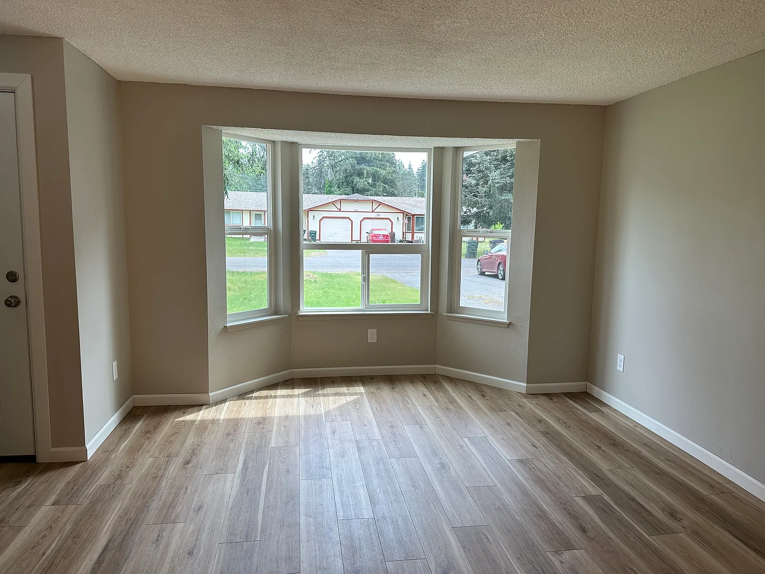 2 bed, 882 sqft, $2,100 — Photo 4