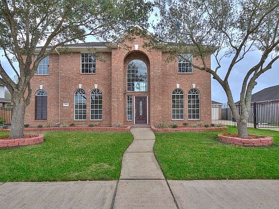 2nd image of 3219 Sumac Dr