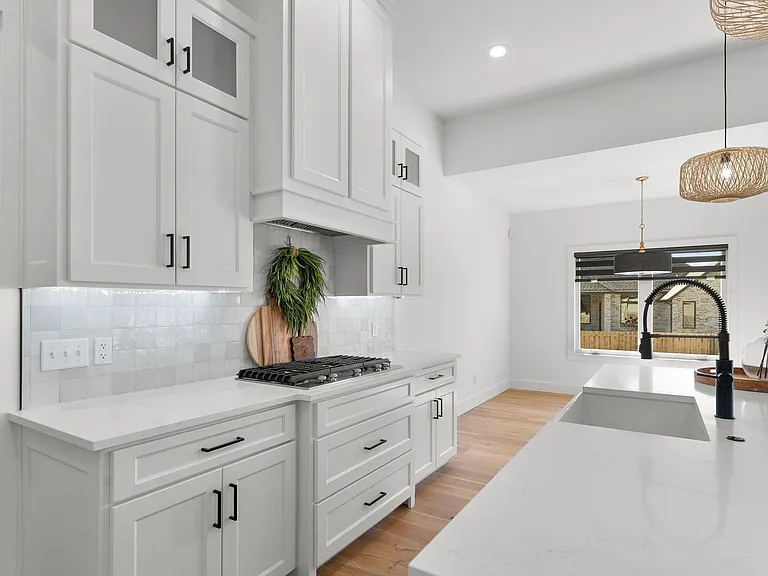 4464 E Lancaster Way — Photo 15