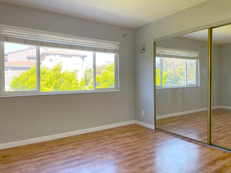 5090 Plaza Corona — Photo 10