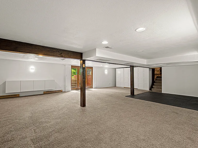 251 Franklin Dr — Photo 22