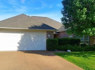 302 Regensburg Ln, College Station, TX 77845