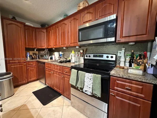 7963 SW 104th St APT 210-A, Miami, FL 33156