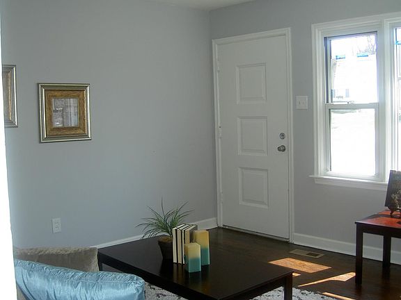 5th image of 225 Saint Nicholas Ln