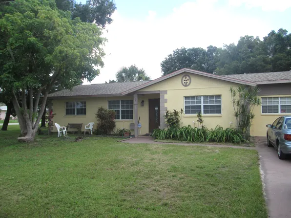 133 Circle Dr, Fort Myers, FL 33905