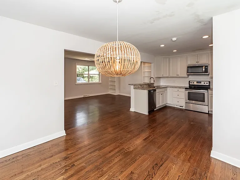 343 Cessna Ave — Photo 82