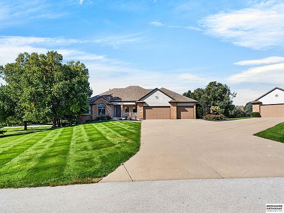2nd image of 11078 Lake Ridge Dr