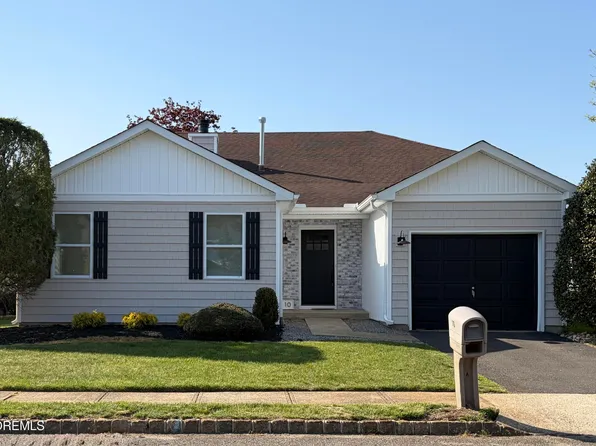 10 Suffolk Way, Marlboro, NJ 07746