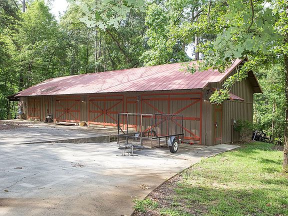 4 bay garage/shop/storage