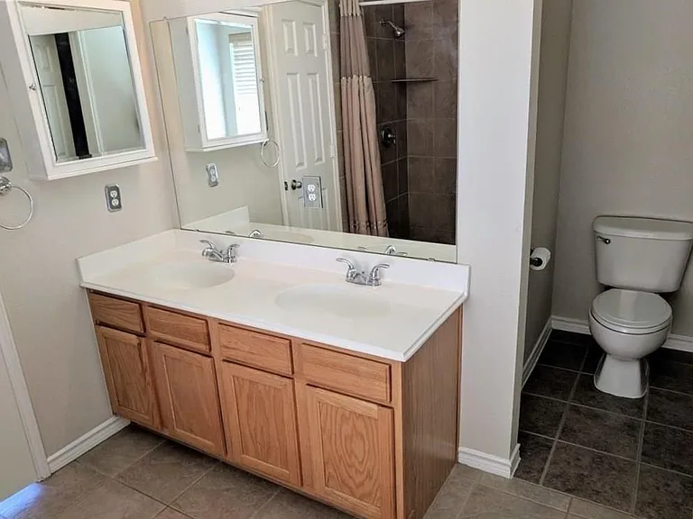 2200 Fieldcrest Dr — Photo 22
