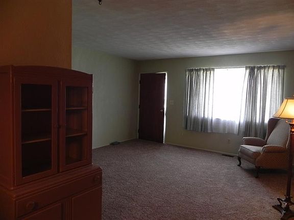 2nd image of 236 Victoria Dr