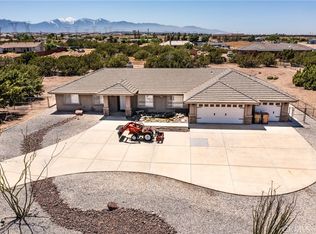 7076 Cataba Rd, Oak Hills, CA 92344