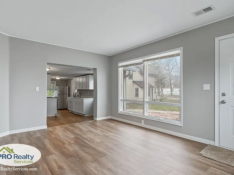 4516 Monroe St NE — Photo 3