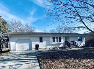 1014 13th St, Clay Center, KS 67432