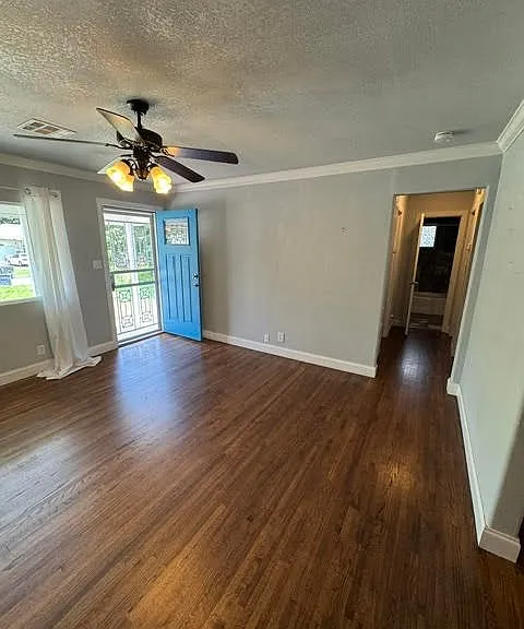 5508 S Newport Ave — Photo 2