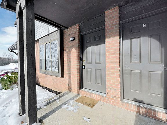 2nd image of 1391 Whispering Way #1391B