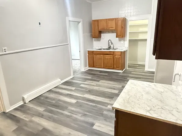 688 High St, Holyoke, MA