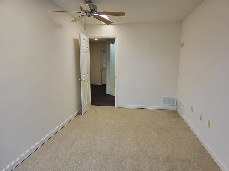 144 Greenland Dr — Photo 3