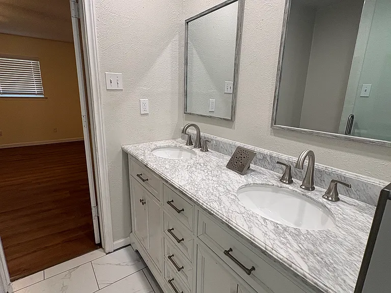 615 Oak Forest Dr — Photo 25