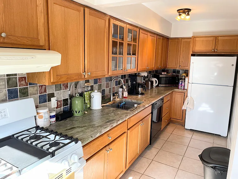 256 Henley Rd — Photo 4