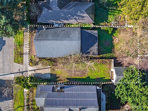 4th image of 946 N 86th Street