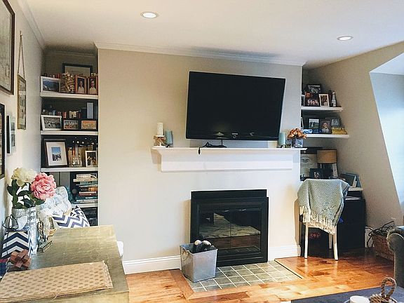 Fireplace & Built-ins