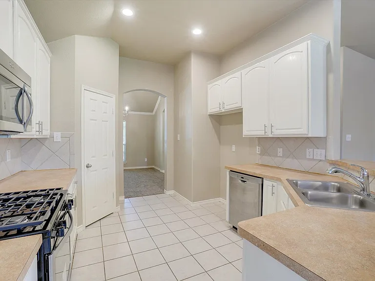 1612 Balboa Ln — Photo 10