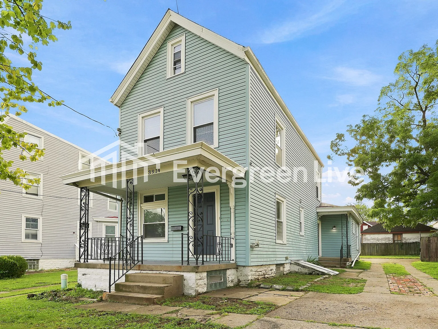 3 bed, 2.0 bath, 1360 sqft, $1,545 — Photo 3