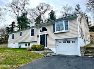 22 Caroline Pl, Greenwich, CT 06831