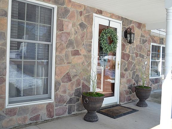 5th image of 535 Ruby Rd