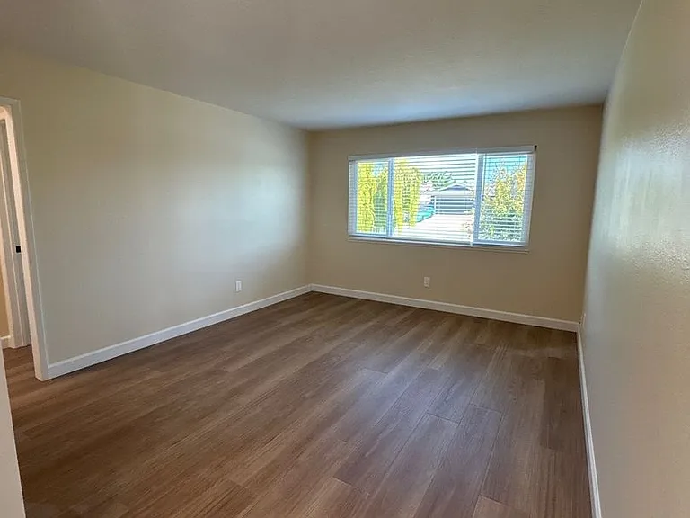 271 W Alvin Dr #A — Photo 6