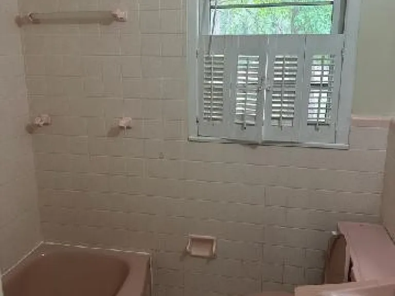708 Westwood Dr — Photo 1