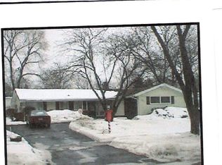 121 Westover Ct, Schaumburg, IL 60193