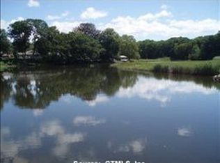 21 Menunketesuck Dr, Clinton, CT 06413