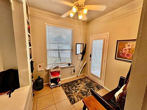 mud-room, play area, sunroom