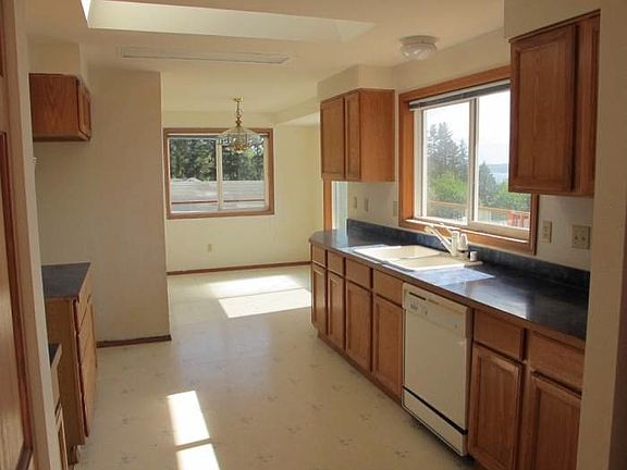 4th image of 1072 Ellie Ln