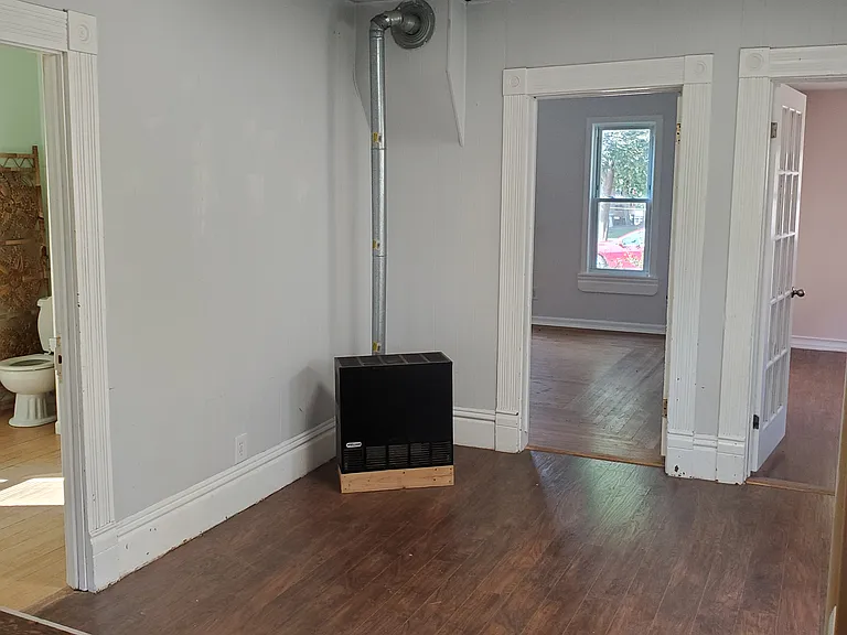 712 7th St NW #1 — Photo 4